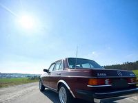 Gebraucht Mercedes 240 72 PS (52 kW) 1983 Braun Limousine