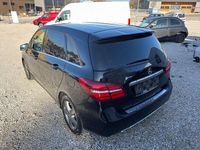 Gebraucht Mercedes B200 136 PS (100 kW) 2016 Kosmosschwarz  metalliclack Van / Kleinbus