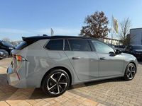 Neu Opel Astra 131 PS (96 kW) 2025 Grafik grau / dach schwarz Kombi