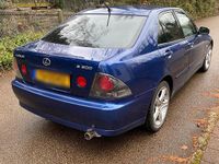 Second-hand Lexus IS200 155 CP (114 kW) 2002 Albastru Berlinǎ