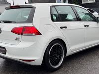 Gebraucht VW Golf VII Trendline 86 PS (63 kW) 2017 Weiß Limousine