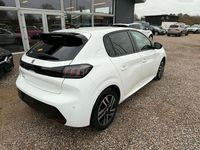 Gebraucht Peugeot 208 Allure 101 PS (74 kW) 2023 Weiß Kleinwagen