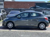 Gebraucht Peugeot 208 Active 82 PS (60 kW) 2015 Grau Kleinwagen