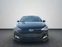 Gebraucht Hyundai i20 Pure 84 PS (61 kW) 2018 Schwarz Kleinwagen