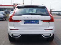 Gebraucht Volvo XC60 Plus 197 PS (144 kW) 2023 Weiß SUV