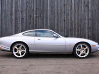 Second-hand Jaguar XKR 363 CP (266 kW) 2000 Argintiu Coupe