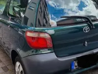 Gebraucht Toyota Yaris 68 PS (50 kW) 2002 Grün Limousine