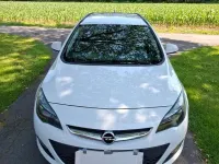Gebraucht Opel Astra Edition 110 PS (80 kW) 2015 Grün Kombi