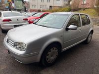 Second-hand VW Golf IV 105 CP (77 kW) 2004 Argintiu Berlinǎ