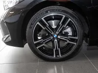 Gebraucht BMW 330e Performance 292 PS (214 kW) 2025 Black sapphire metallic (schwarz) Limousine