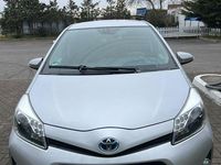 Gebraucht Toyota Yaris 75 PS (55 kW) 2013 Grau Kleinwagen
