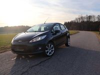 Gebraucht Ford Fiesta 97 PS (71 kW) 2012 Grau Kleinwagen