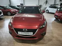 Gebraucht Mazda 3 Center-Line 120 PS (88 kW) 2015 Rot Limousine