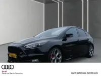 Usado Ford Focus ST 250 CV (183 kW) 2017 Negro Berlina