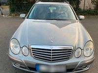 Usado Mercedes E220 170 CV (125 kW) 2007 Gris Familiar