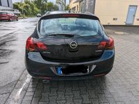 gebraucht Opel Astra 1.4 Turbo - EZ 2010