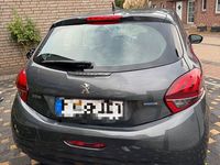 Gebraucht Peugeot 208 Active 82 PS (60 kW) 2016 Kleinwagen