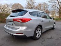 Gebraucht Ford Focus Cool & Connect 125 PS (91 kW) 2020 Silber Limousine