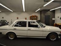 Gebraucht Mercedes 200 245 PS (180 kW) 1984 Weiß Limousine