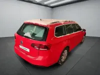 Gebraucht VW Passat 122 PS (89 kW) 2023 Rot Kombi