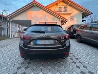 Gebraucht Mazda 3 Center-Line 150 PS (110 kW) 2015 Braun Kleinwagen