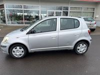 Gebraucht Toyota Yaris Sol 65 PS (47 kW) 2004 Silber Limousine