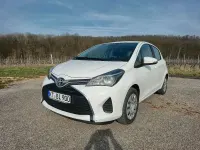 Gebraucht Toyota Yaris 99 PS (72 kW) 2014 Weiß Kleinwagen