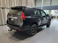 Gebraucht Toyota Land Cruiser 204 PS (150 kW) 2022 Attitude black mc. SUV