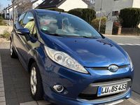 Gebraucht Ford Fiesta Titanium 95 PS (69 kW) 2011 Blau Kleinwagen