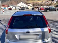 Gebraucht Ford Fiesta 71 PS (52 kW) 2009 Silber Kleinwagen