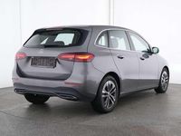 Gebraucht Mercedes B200 Advanced 163 PS (119 kW) 2025 Metalliclack mountaingrau Van / Kleinbus
