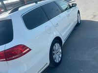 Gebraucht VW Passat 140 PS (102 kW) 2011 Weiß Limousine