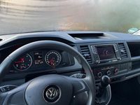 Second-hand VW Transporter 150 CP (110 kW) 2017 Negru Van