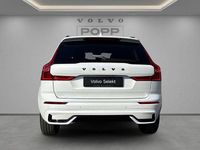 Gebraucht Volvo XC60 Plus 197 PS (144 kW) 2023 Crystal white / metallic SUV