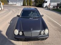 Gebraucht Mercedes E200 Elegance 116 PS (85 kW) 2001 Blau Limousine