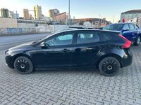Gebraucht Volvo V40 Kinetic 150 PS (110 kW) 2013 Schwarz Limousine