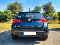 Gebraucht Toyota Auris Edition 132 PS (97 kW) 2014 Blau Limousine