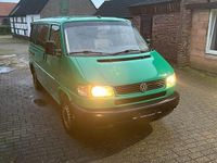 Usado VW Multivan 102 HP (75 kW) 2000 Verde Monovolume