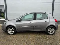 Gebraucht Renault Clio III Dynamique 103 PS (75 kW) 2011 Grau Limousine