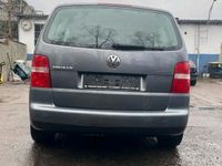 gebraucht VW Touran Motor läuft einwandfrei 7 Sitzplätze