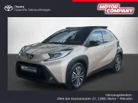 Gebraucht Toyota Aygo X Basis 72 PS (52 kW) 2024 Ginger beige metallic/ night sky black SUV