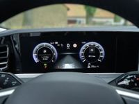 Gebraucht VW Passat Elegance 150 PS (110 kW) 2024 Silber Kombi