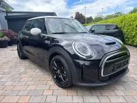 Gebraucht Mini Cooper SE 135 kW (184 PS) 2023 Midnight black metallic Kleinwagen