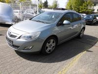 Gebraucht Opel Astra Design Edition 140 PS (102 kW) 2012 Silber Limousine