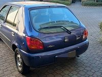 Gebraucht Ford Fiesta Style 75 PS (55 kW) 1999 Violet Kleinwagen