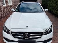 Gebraucht Mercedes E220 194 PS (142 kW) 2019 Weiß Limousine