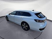 Gebraucht VW Passat Elegance 150 PS (110 kW) 2025 Weiß Kombi