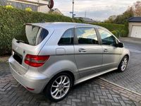 Gebraucht Mercedes B160 95 PS (69 kW) 2011 Grau Van / Kleinbus