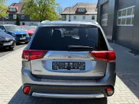 Begagnad Mitsubishi Outlander Plus 150 HK (110 kW) 2016 Grå SUV