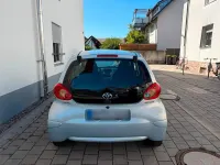 Gebraucht Toyota Aygo 68 PS (50 kW) 2005 Silber Kleinwagen
